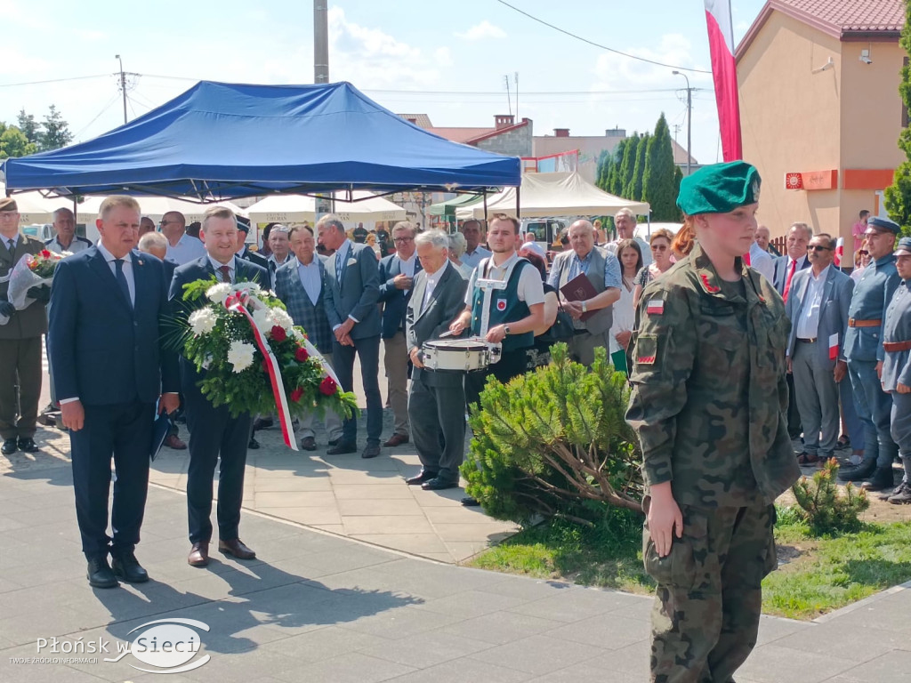 Uroczyste odsłonięcie pomnika w Sochocinie