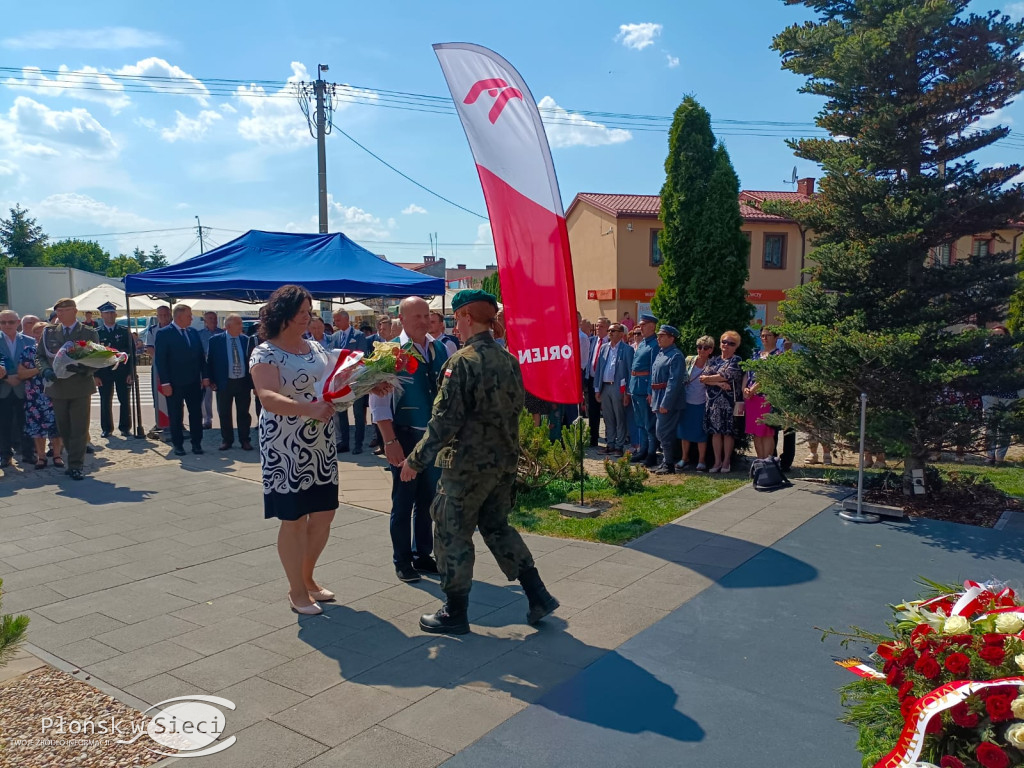 Uroczyste odsłonięcie pomnika w Sochocinie