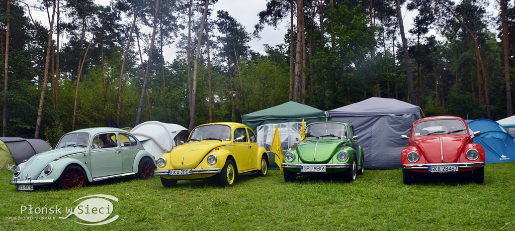 Motoryzacyjna impreza na plaży w Zawadach