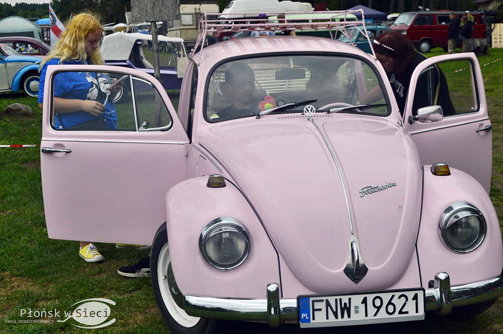 Motoryzacyjna impreza na plaży w Zawadach