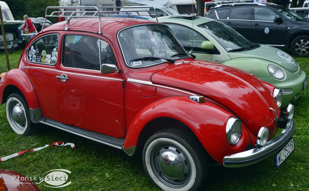 Motoryzacyjna impreza na plaży w Zawadach