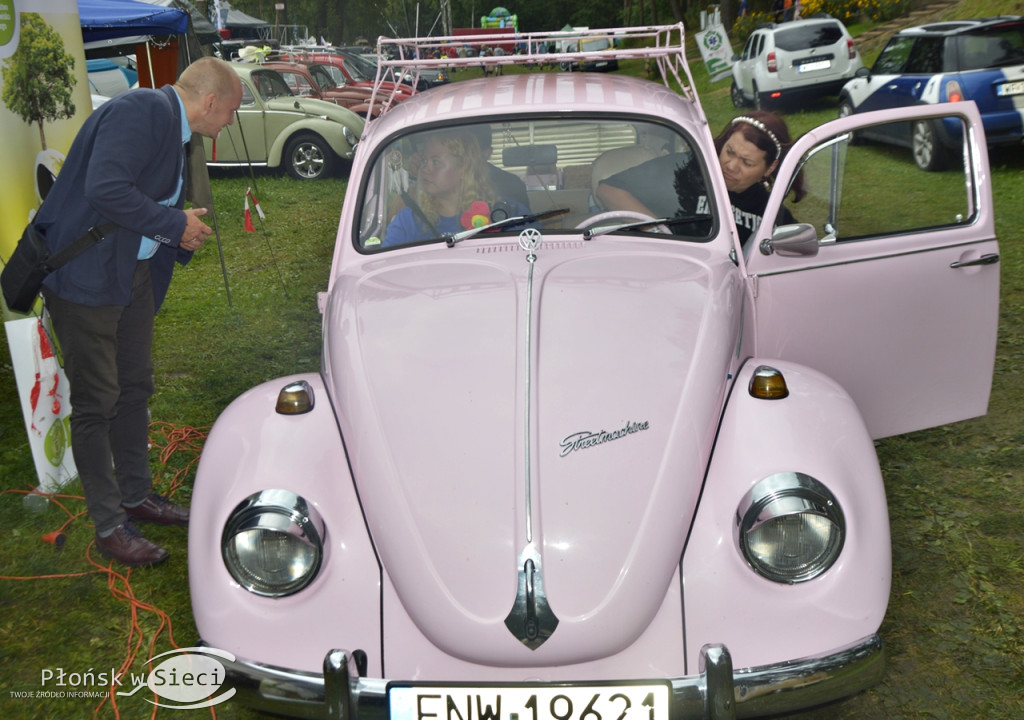 Motoryzacyjna impreza na plaży w Zawadach