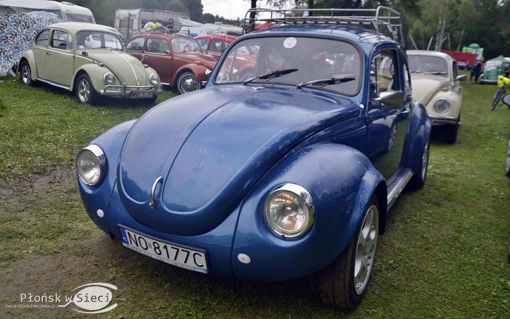 Motoryzacyjna impreza na plaży w Zawadach