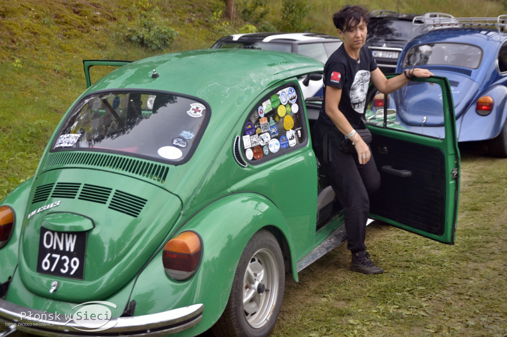 Motoryzacyjna impreza na plaży w Zawadach