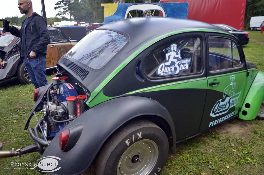 Motoryzacyjna impreza na plaży w Zawadach