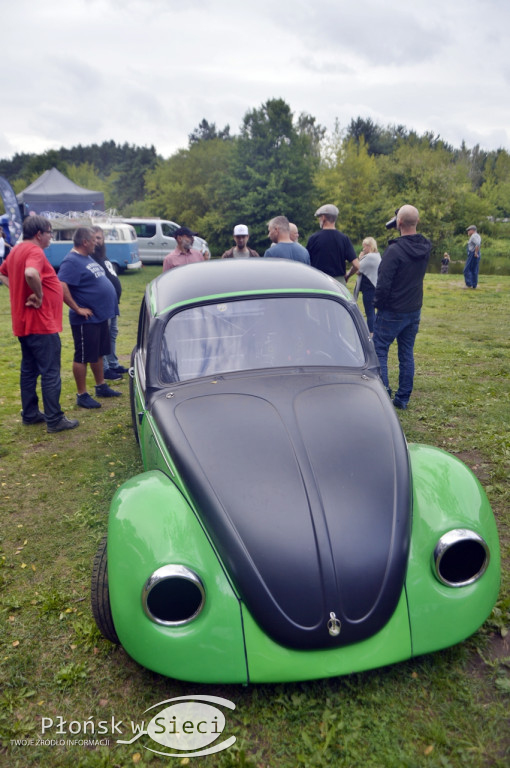 Motoryzacyjna impreza na plaży w Zawadach