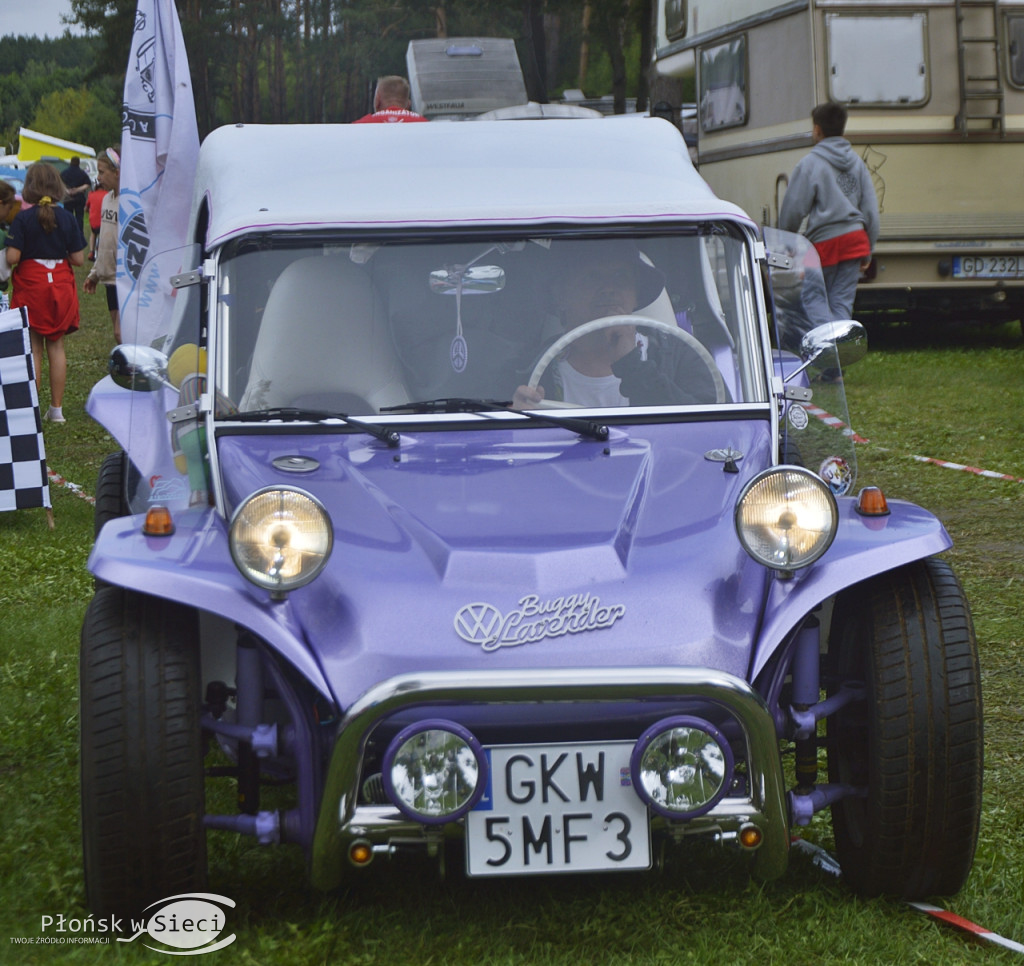 Motoryzacyjna impreza na plaży w Zawadach