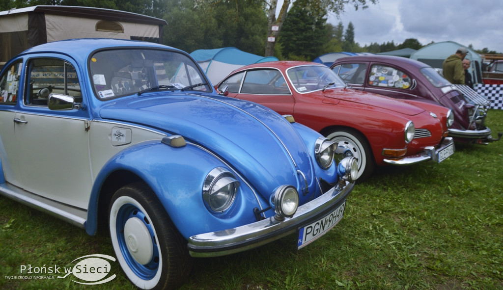 Motoryzacyjna impreza na plaży w Zawadach