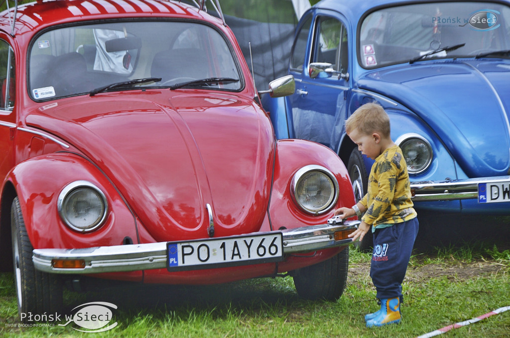 Motoryzacyjna impreza na plaży w Zawadach