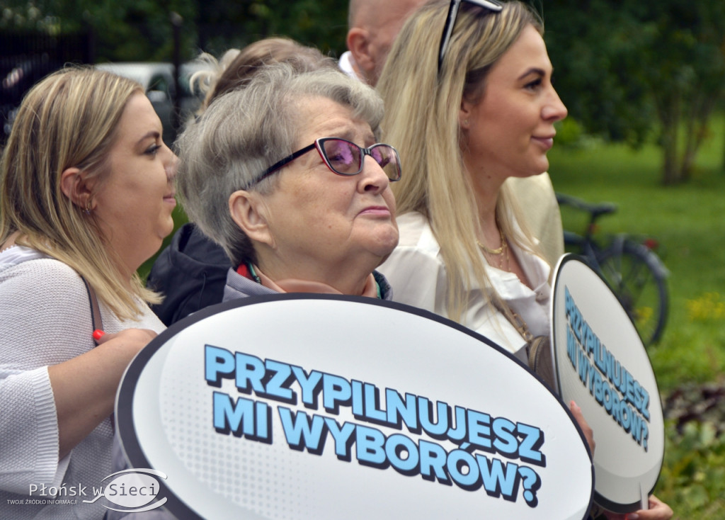 Posłowie Nitras i Kierwiński w Płońsku