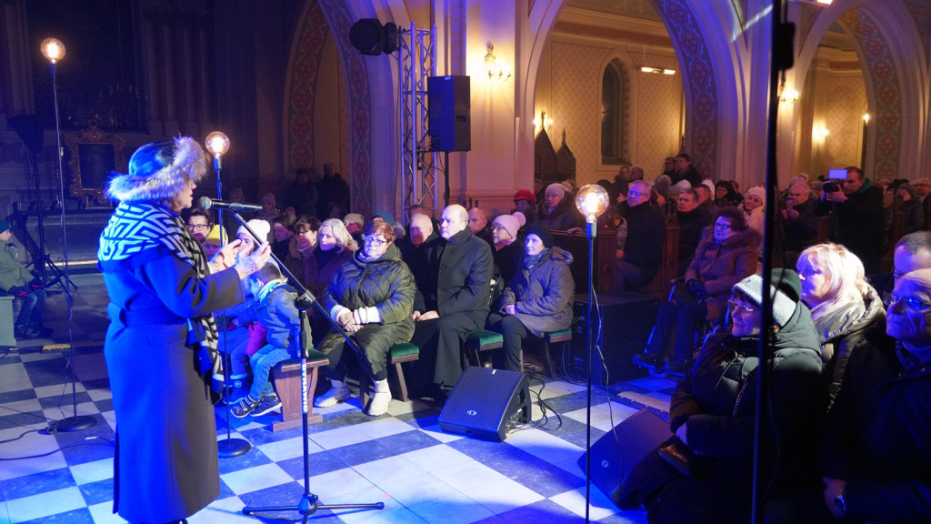 Halina Frąckowiak przed mieszkańcami Raciąża