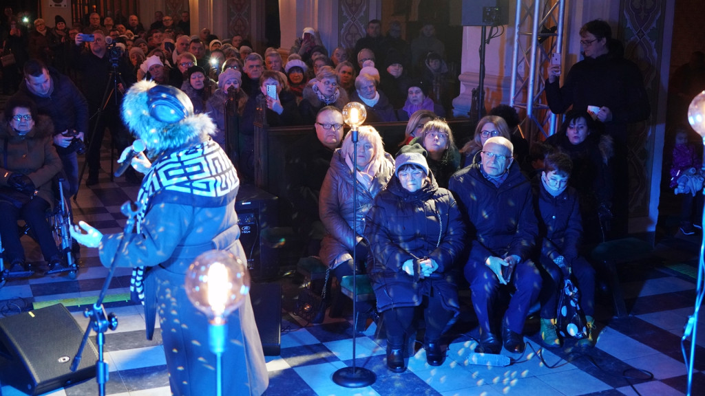 Halina Frąckowiak przed mieszkańcami Raciąża