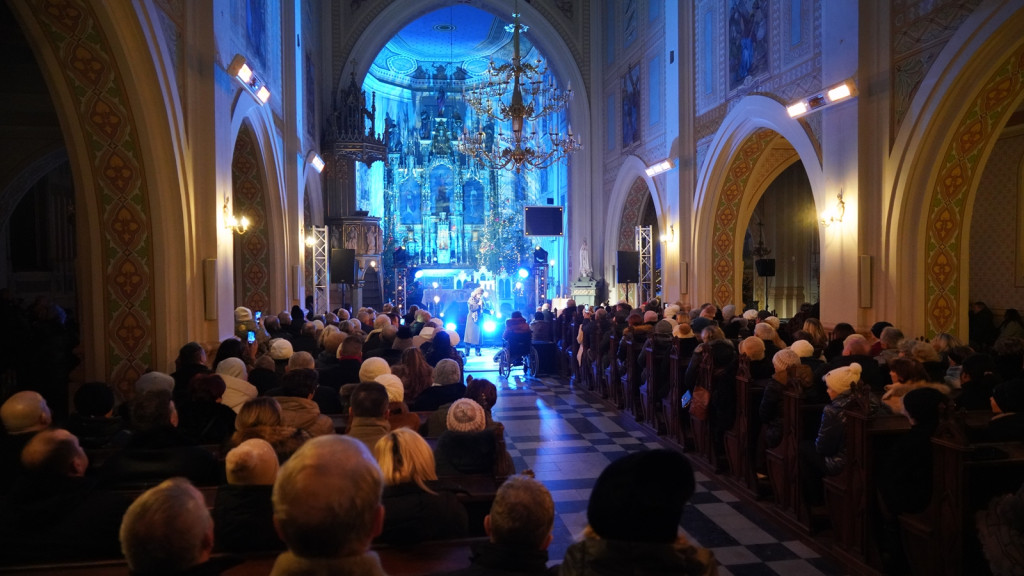 Halina Frąckowiak przed mieszkańcami Raciąża