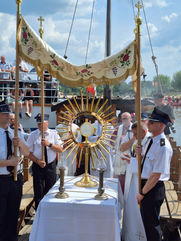 Wiślana Procesja Eucharystyczna 2024