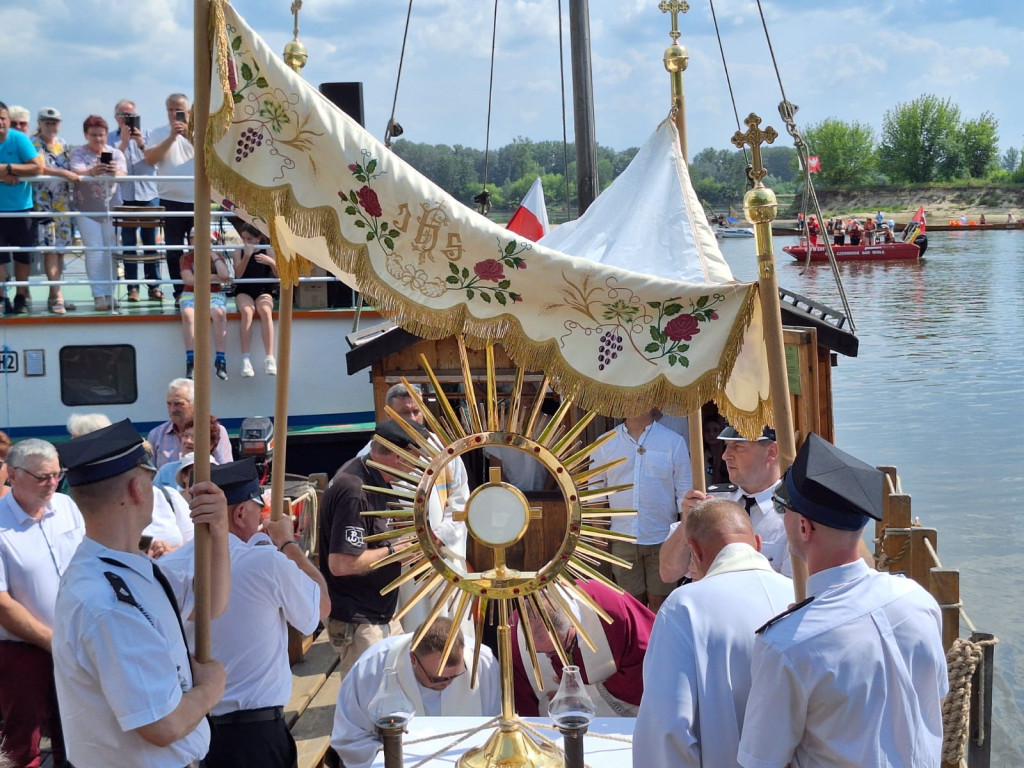 Wiślana Procesja Eucharystyczna 2024