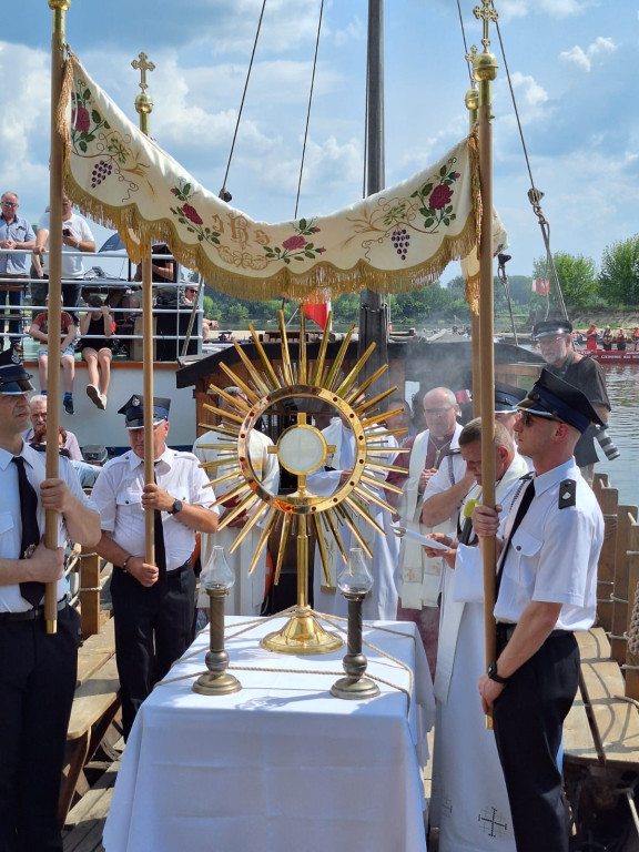 Wiślana Procesja Eucharystyczna 2024