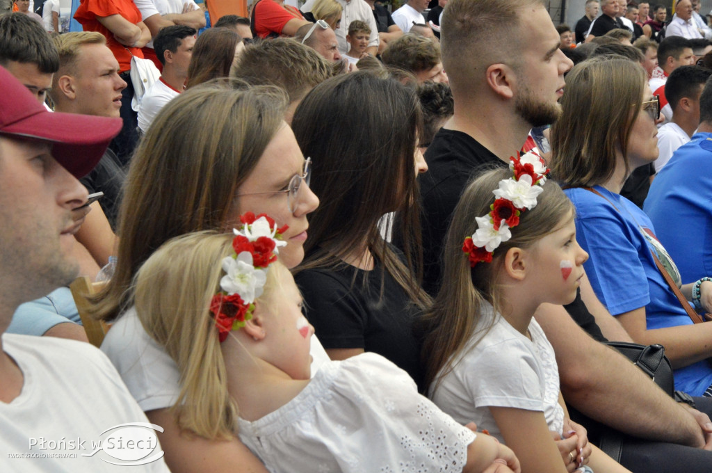 Obejrzeli mecz Polaków w płońskiej strefie kibica