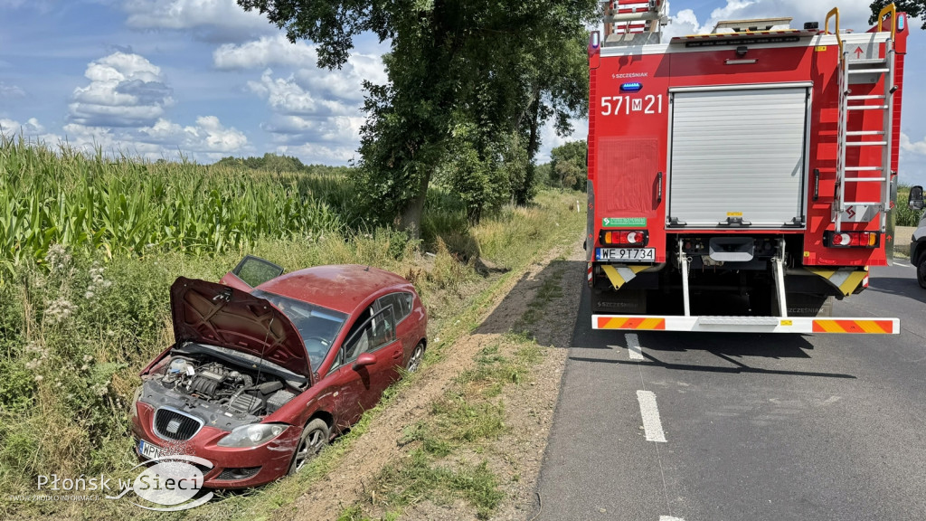 Kolizja dwóch aut na DK50