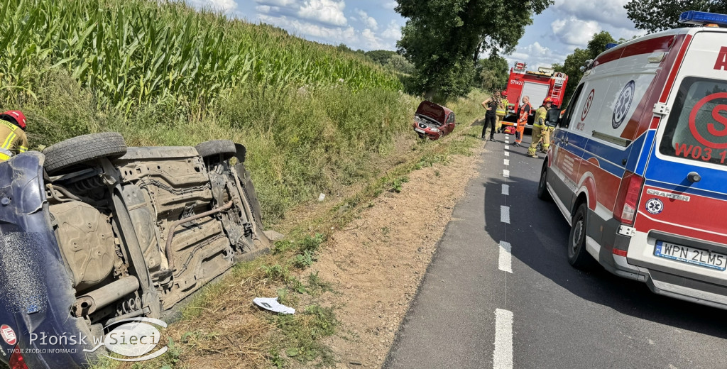 Kolizja dwóch aut na DK50