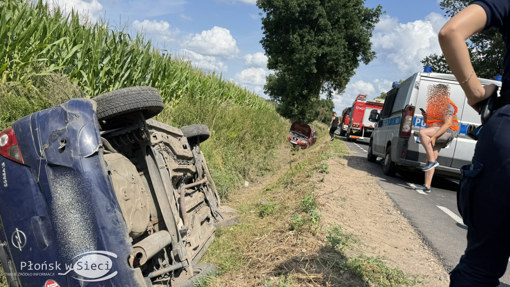 Kolizja dwóch aut na DK50