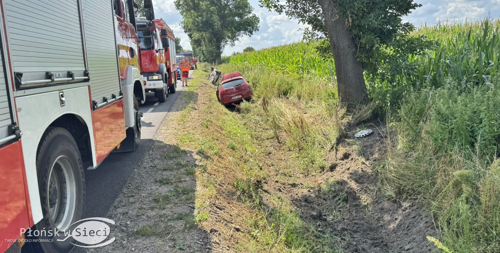 Kolizja dwóch aut na DK50