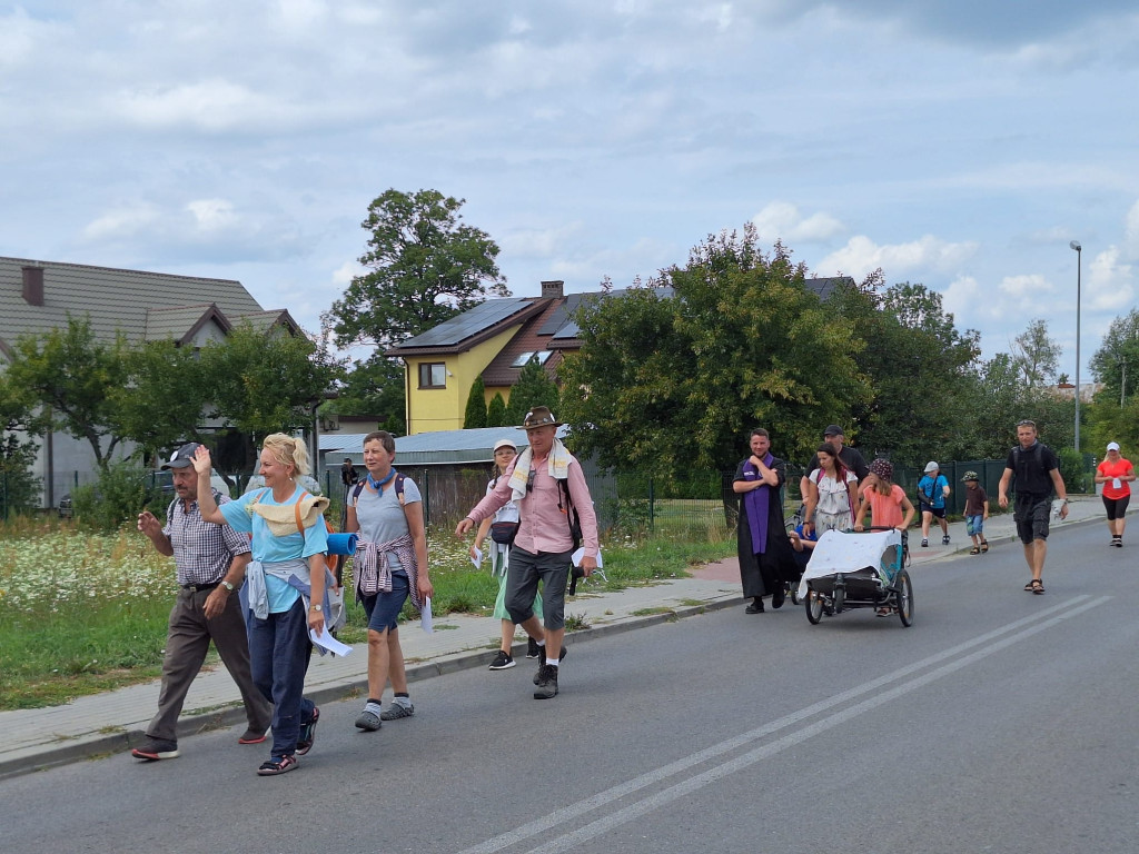 Pielgrzymi ugoszczeni w Strachowie