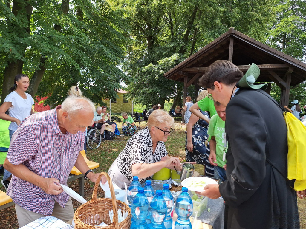 Pielgrzymi ugoszczeni w Strachowie