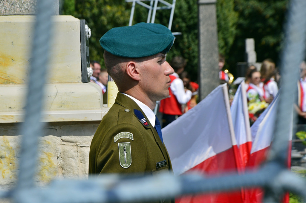 Cześć i chwała bohaterom!