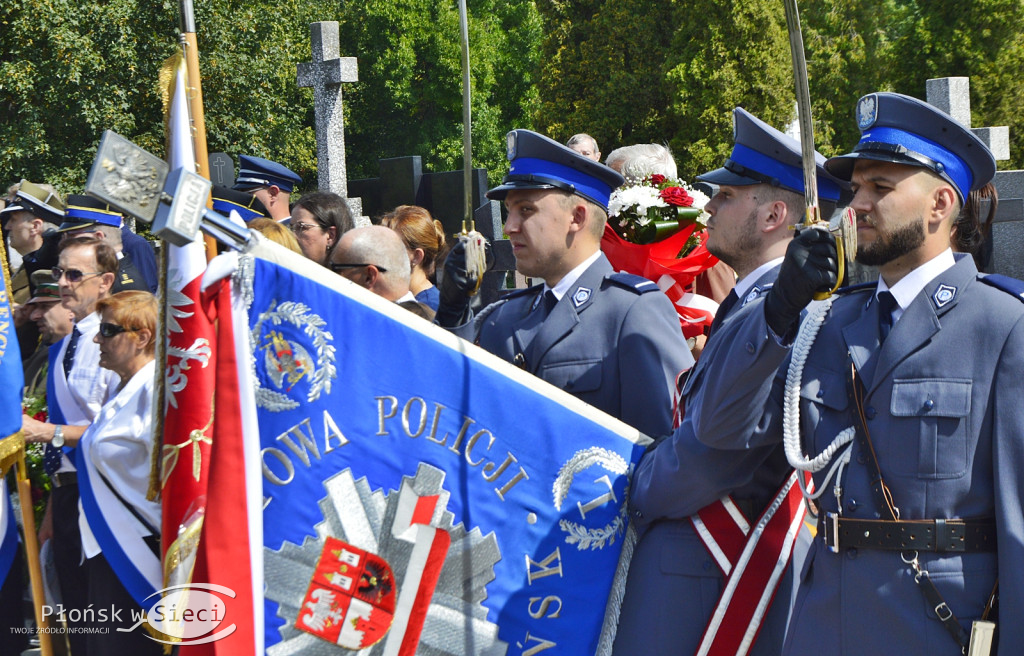 Cześć i chwała bohaterom!