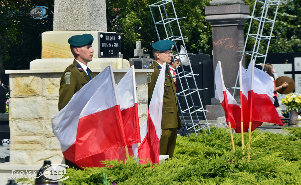 Cześć i chwała bohaterom!