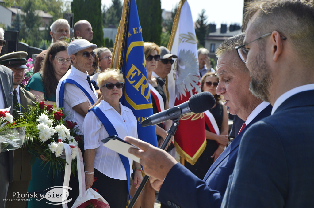 Cześć i chwała bohaterom!
