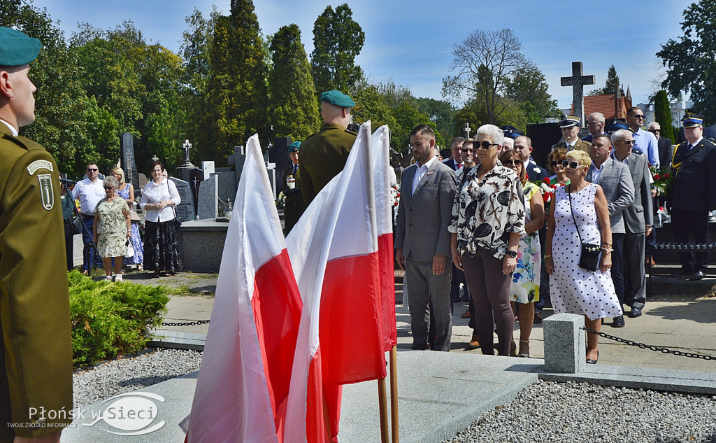 Cześć i chwała bohaterom!