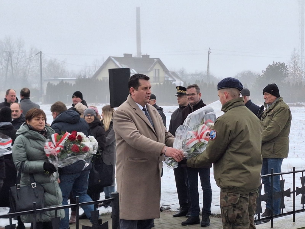 Uczcili pamięć ofiar zbrodni na Piaskach