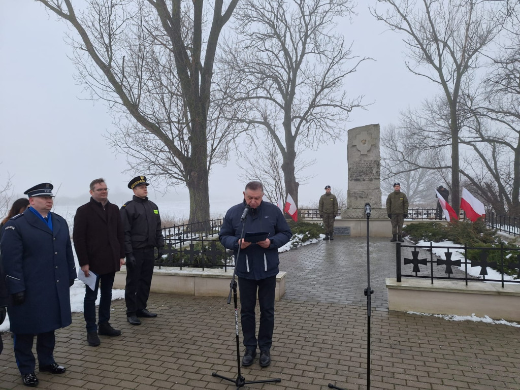 Uczcili pamięć ofiar zbrodni na Piaskach