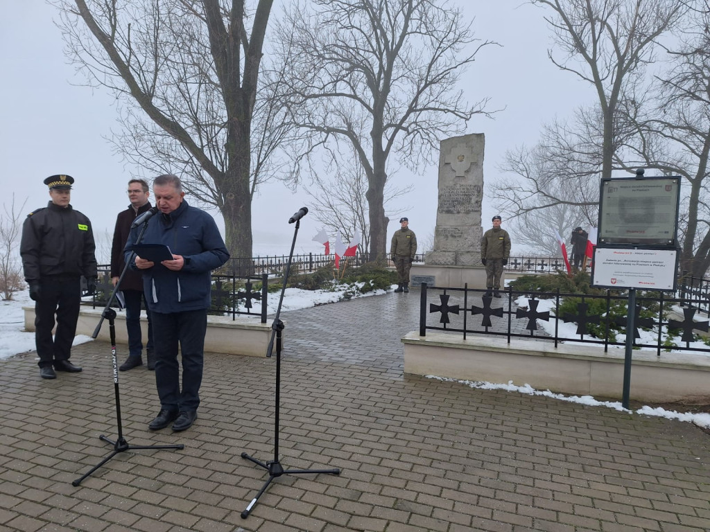 Uczcili pamięć ofiar zbrodni na Piaskach