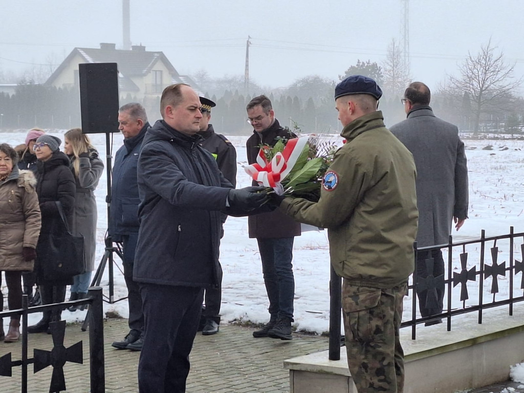 Uczcili pamięć ofiar zbrodni na Piaskach