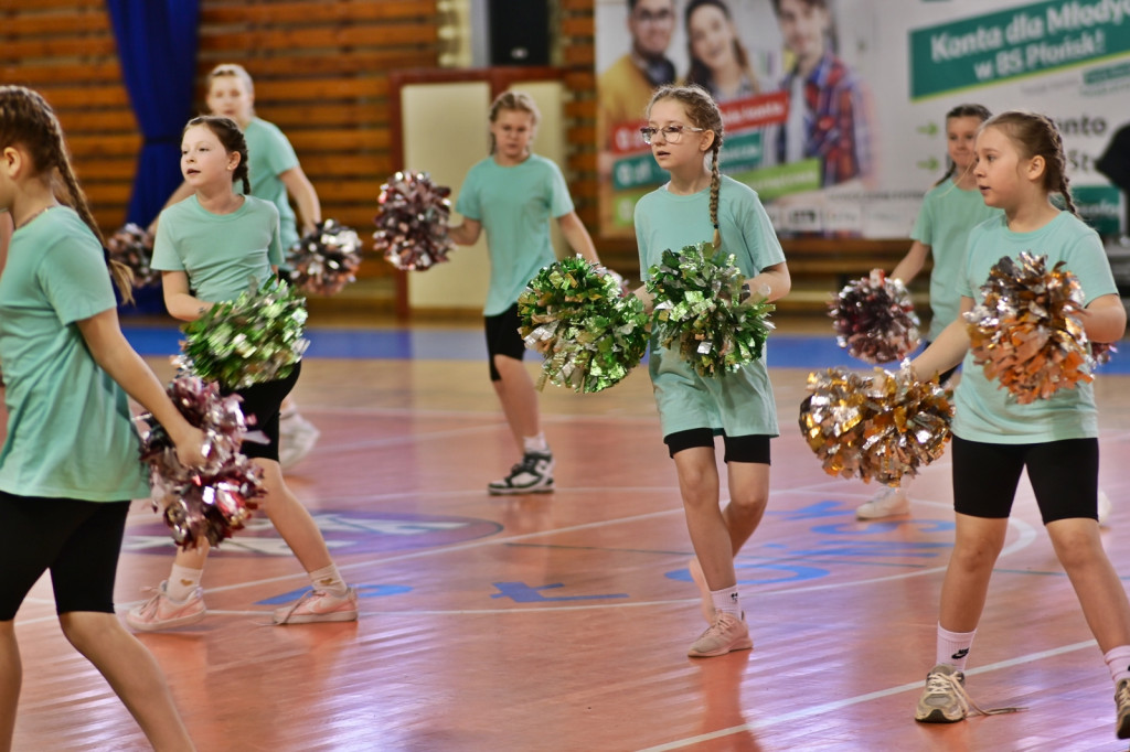 Charytatywna, sportowa impreza w płońskiej hali