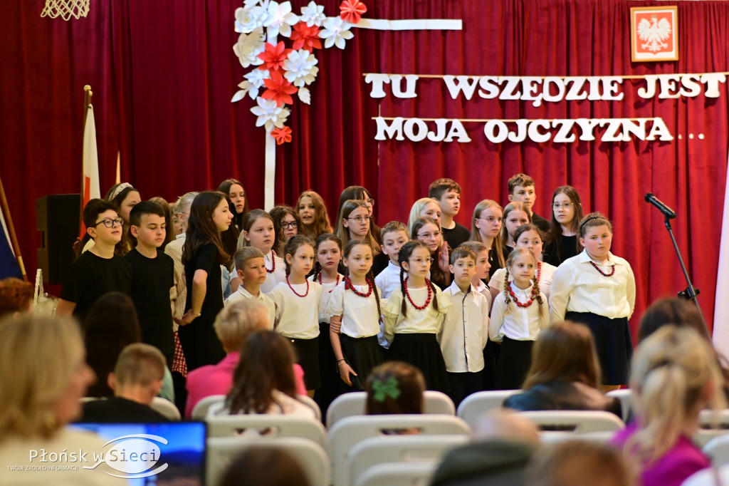 \'Bóg, Honor, Ojczyzna\'\' w \'czwórce\'