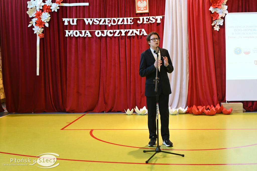 \'Bóg, Honor, Ojczyzna\'\' w \'czwórce\'