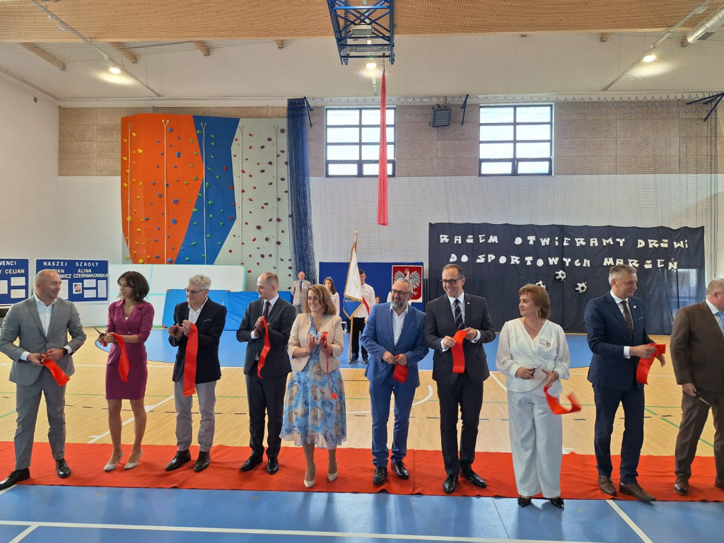 Uroczyste otwarcie hali sportowej w Jońcu