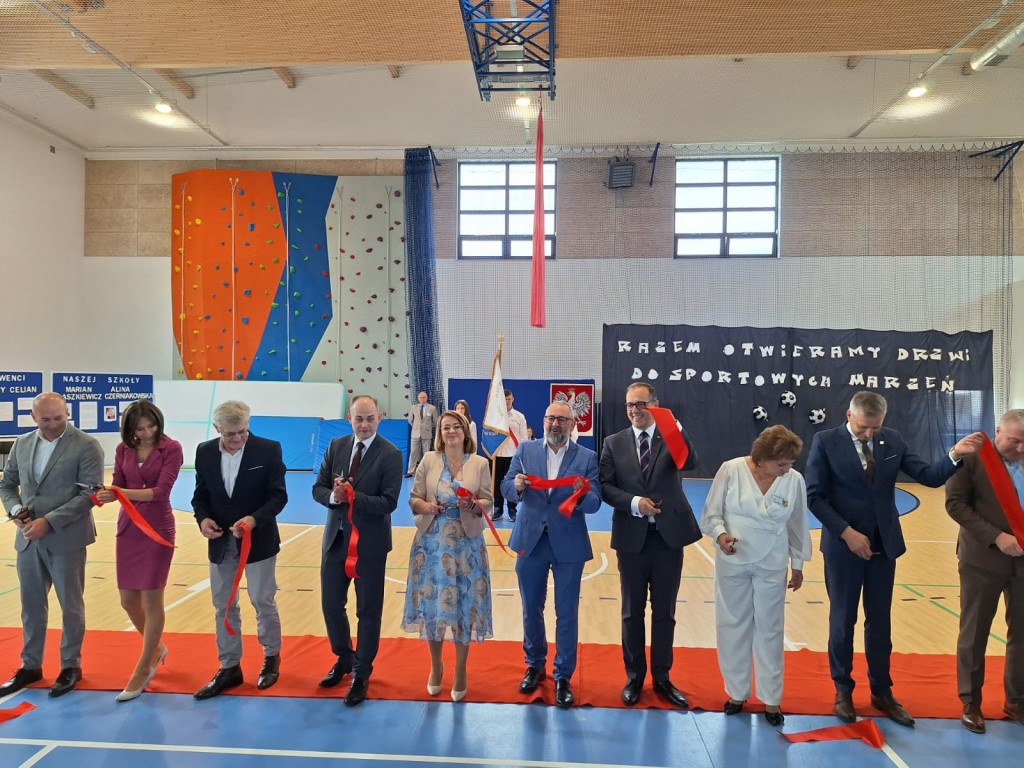 Uroczyste otwarcie hali sportowej w Jońcu