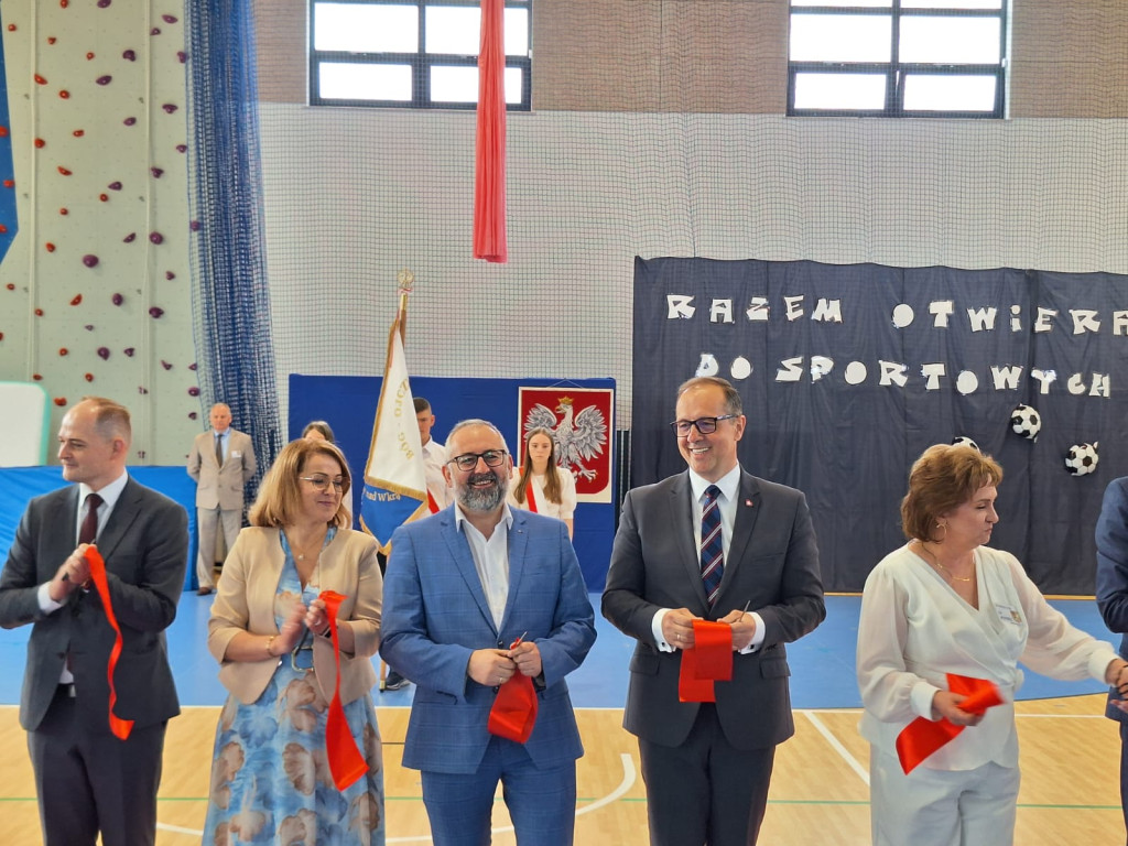 Uroczyste otwarcie hali sportowej w Jońcu