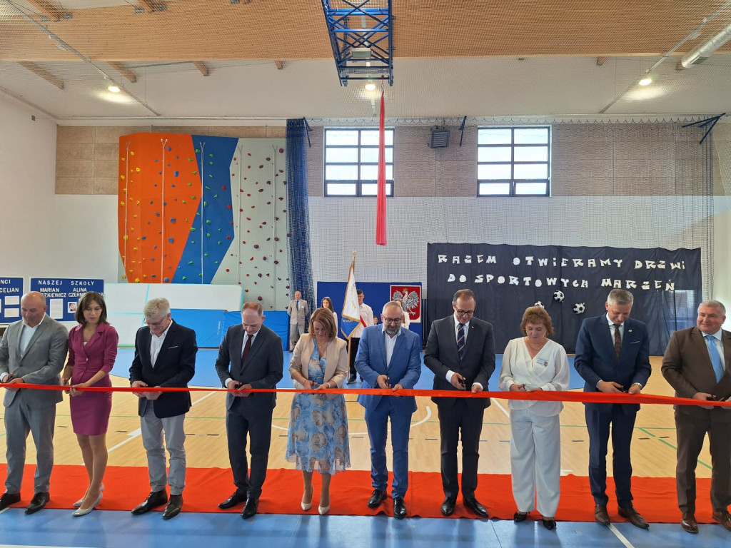 Uroczyste otwarcie hali sportowej w Jońcu