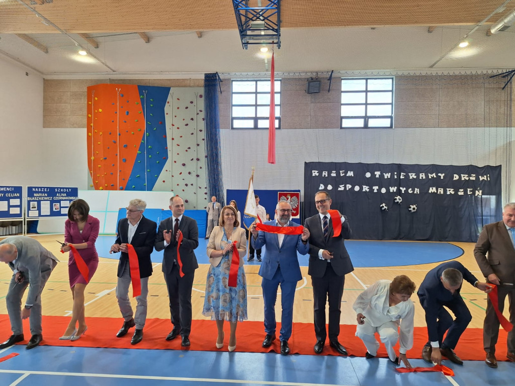 Uroczyste otwarcie hali sportowej w Jońcu
