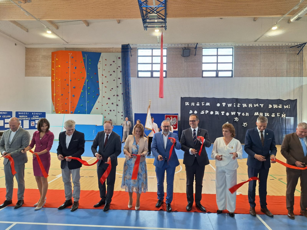 Uroczyste otwarcie hali sportowej w Jońcu