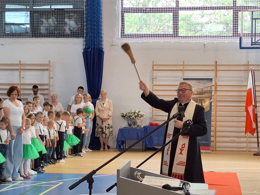 Uroczyste otwarcie hali sportowej w Jońcu