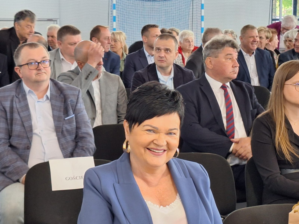 Uroczyste otwarcie hali sportowej w Jońcu
