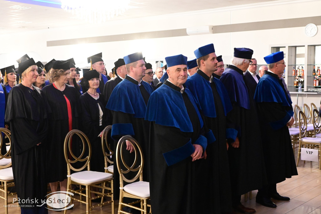 Uroczyście zakończyli rok akademicki