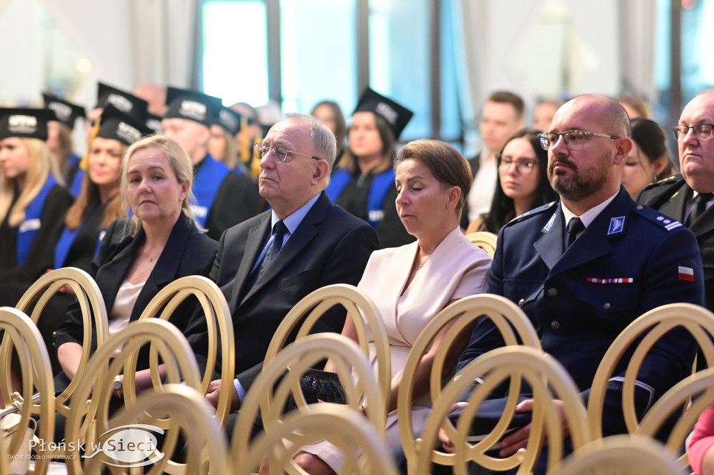 Uroczyście zakończyli rok akademicki