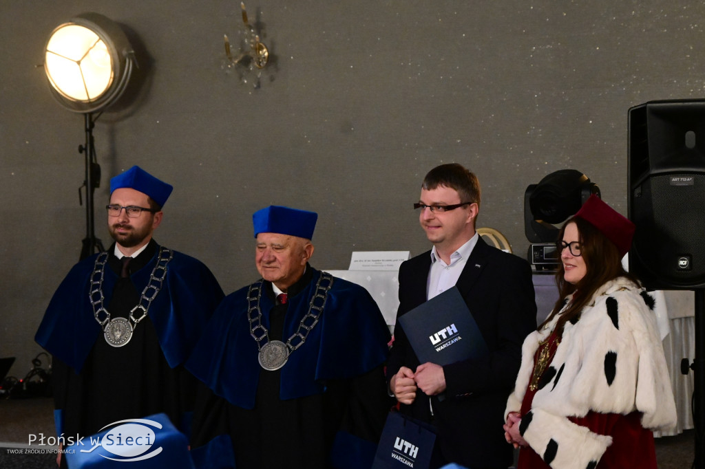 Uroczyście zakończyli rok akademicki